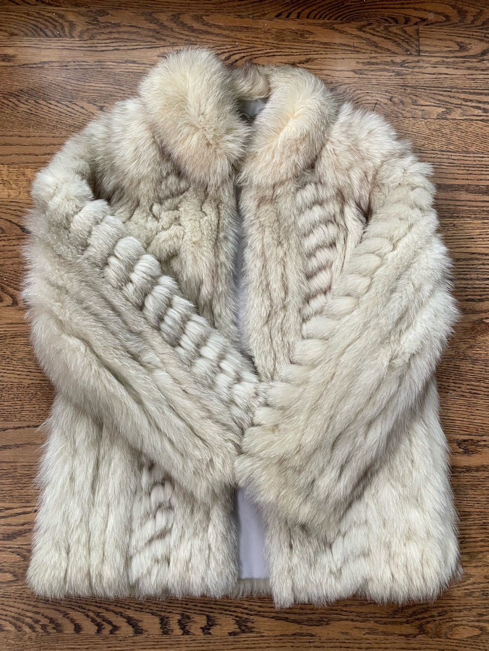 Vintage SAGA FOX Silver Label Real Fox Fur Coat Small (s/m fit) great condition
